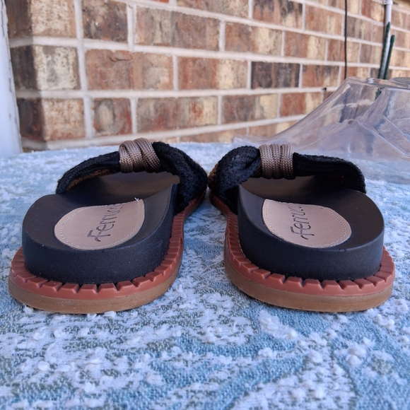 Ferrucci Black and Brown Sandals Made In Brazil Sz. 34/5 - Picture 6 of 9